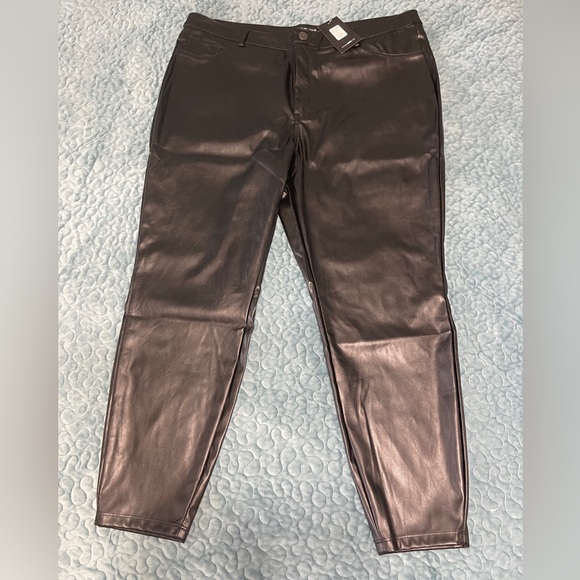 Fashion Nova Pants - Fashion Nova Faux Leather Pants Size 3X  Black 5 Pocket